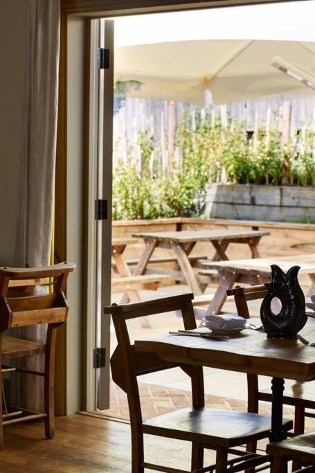 Dawn At The Sun Inn Felmersham, Our Signature Duplex Suite Sharnbrook Exterior photo